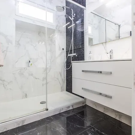 Apartment Lb Vacation I Beautiful Center & Renovated Duplex Minutes From Beaches & Palais